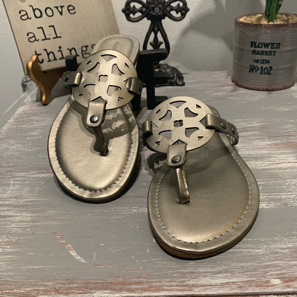 PEWTER SILVER ornate thong sandals Pierre Dumas NIB 6 6.5 7 7.5 8.5 9 10 M Width